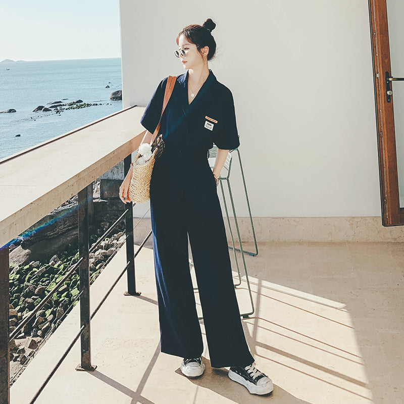 Mono de pierna recta con escote en V y diseño holgado de Niche Tooling