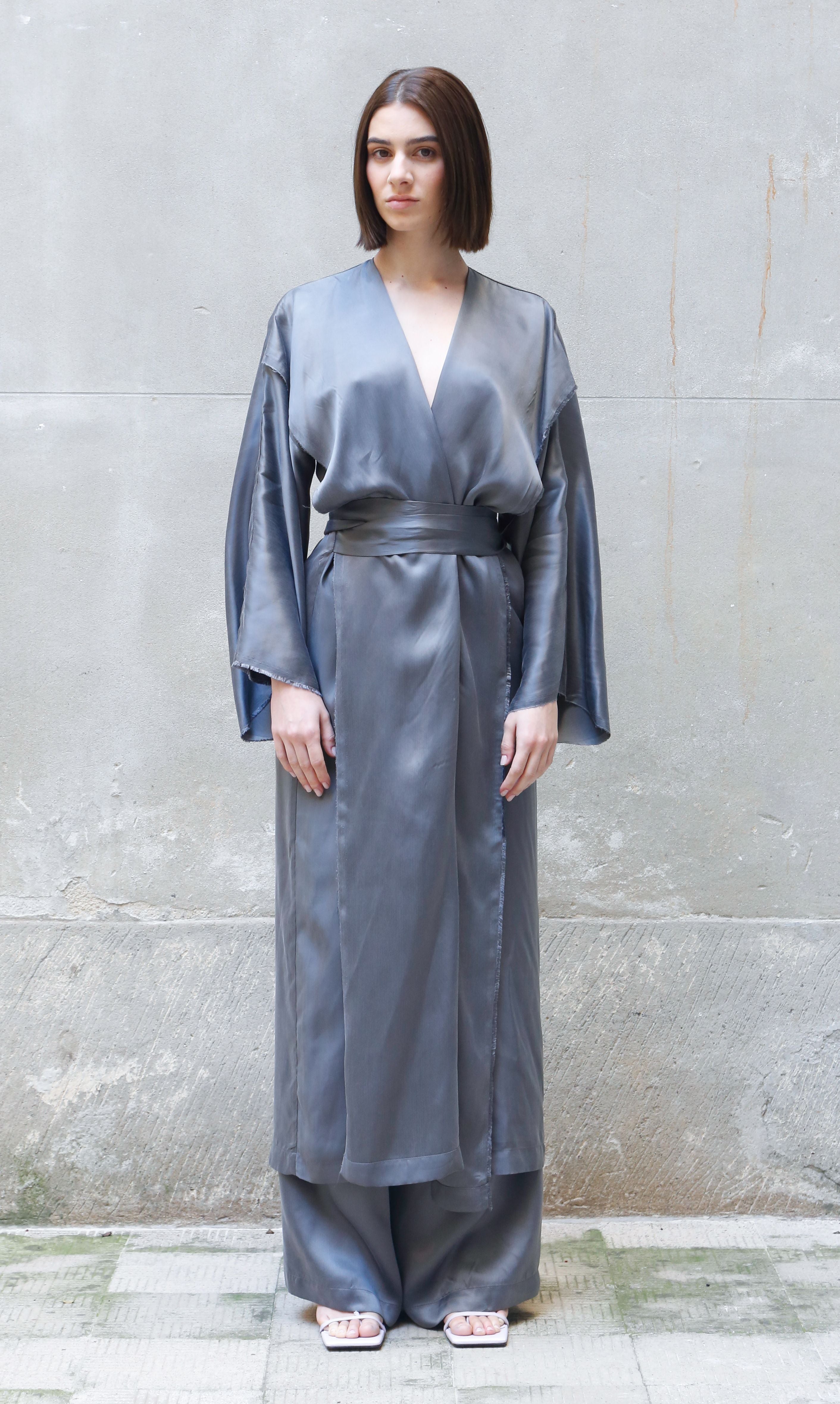 Vestido cruzado estilo kimono Bemberg