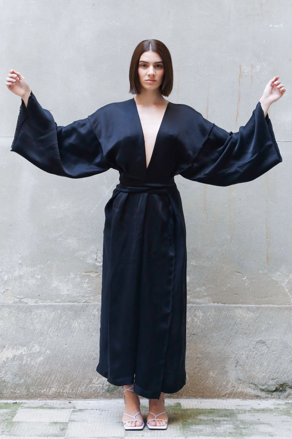 Vestido cruzado estilo kimono Bemberg