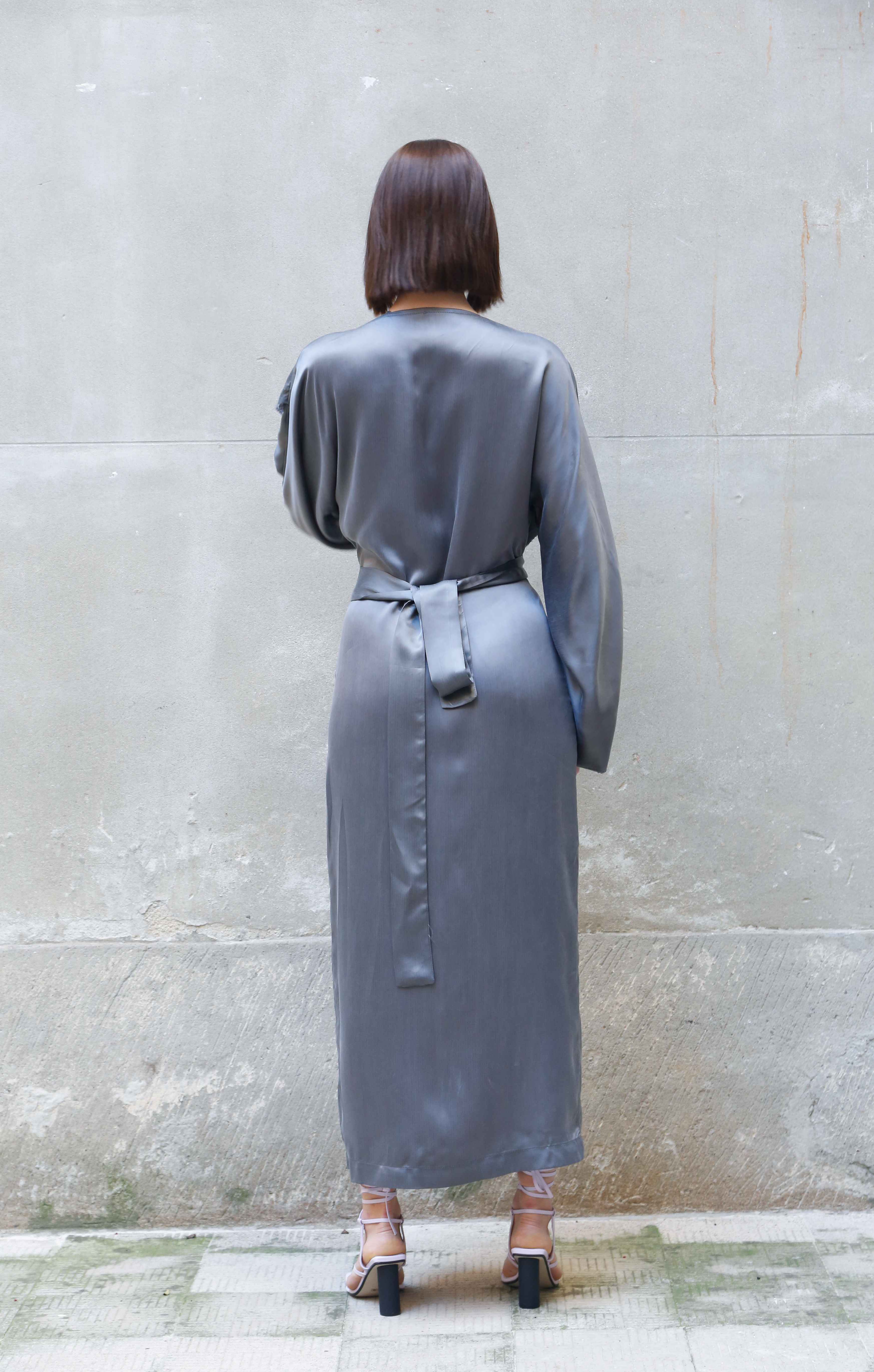 Vestido cruzado estilo kimono Bemberg