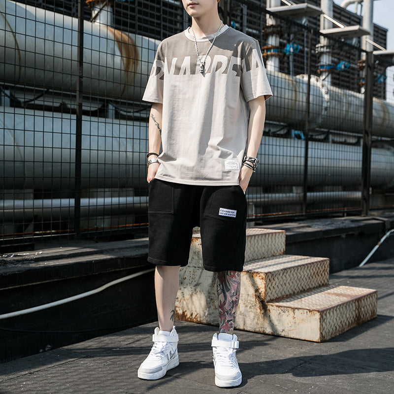 Conjunto de camiseta de manga corta para hombre, nueva moda de verano, un conjunto informal y elegante con ropa de moda para hombre.