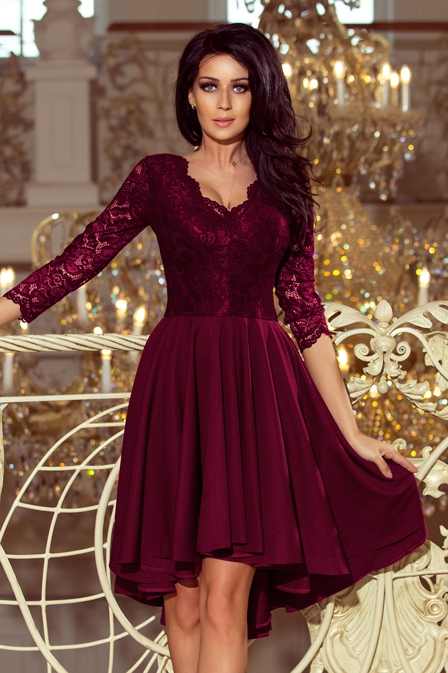 Numoco 210-13 NICOLLE - Vestido con espalda más larga y escote de encaje - ciruela