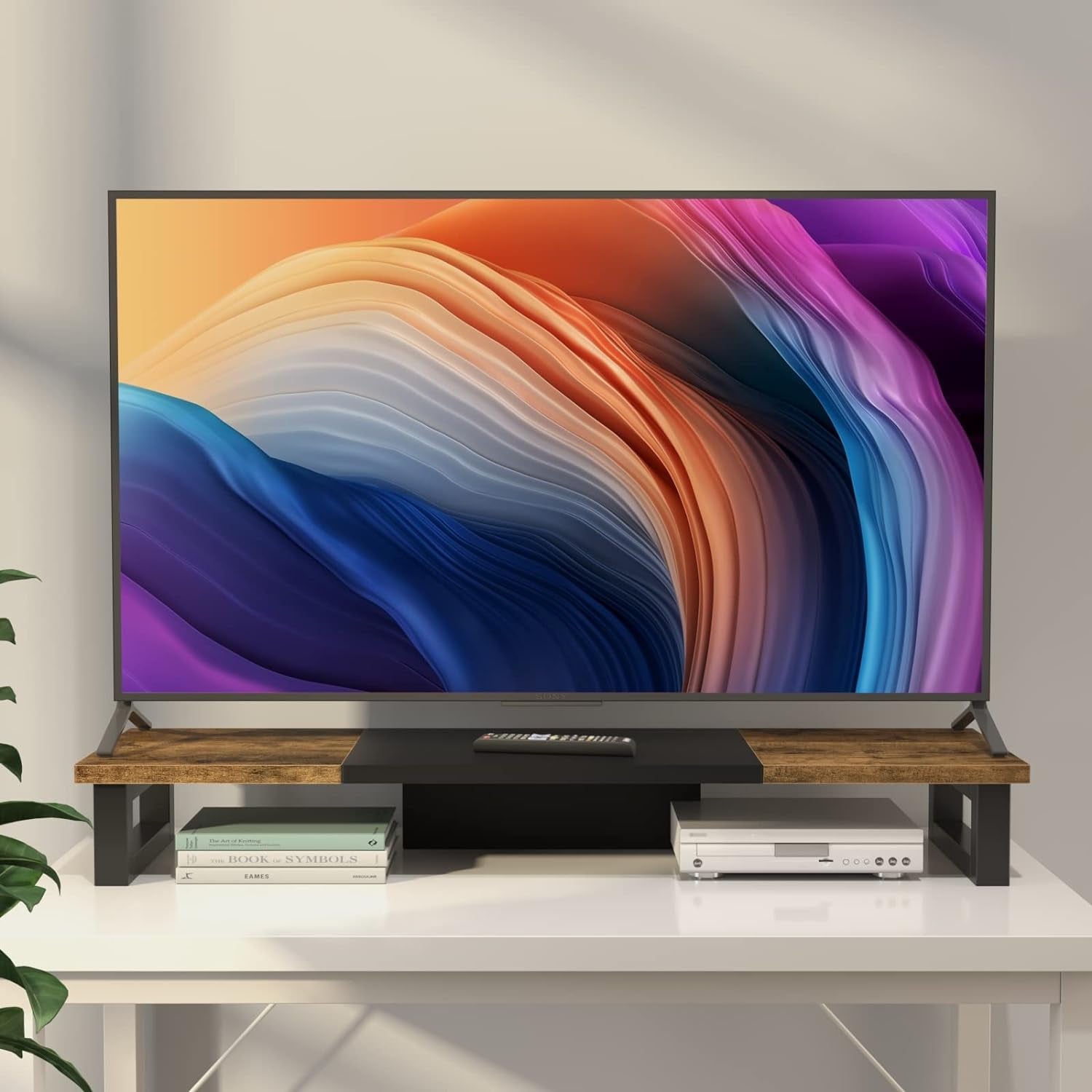 Soporte elevador para dos monitores de madera y acero.