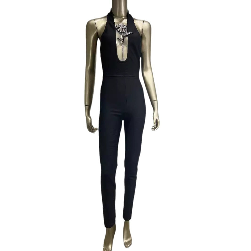 Vestido de fiesta ajustado con escote en V profundo y diamantes en forma de rosa