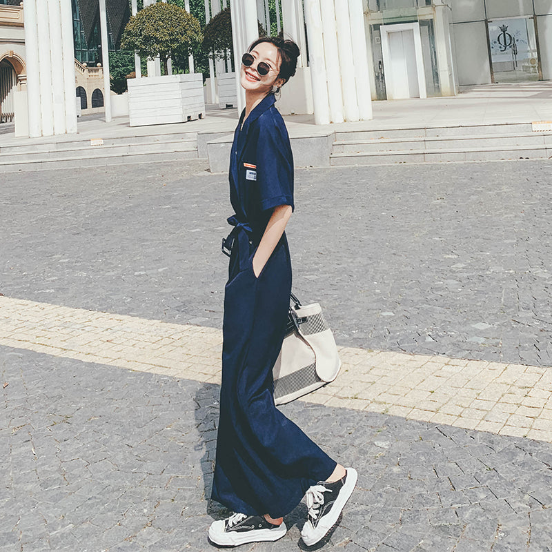 Mono de pierna recta con escote en V y diseño holgado de Niche Tooling