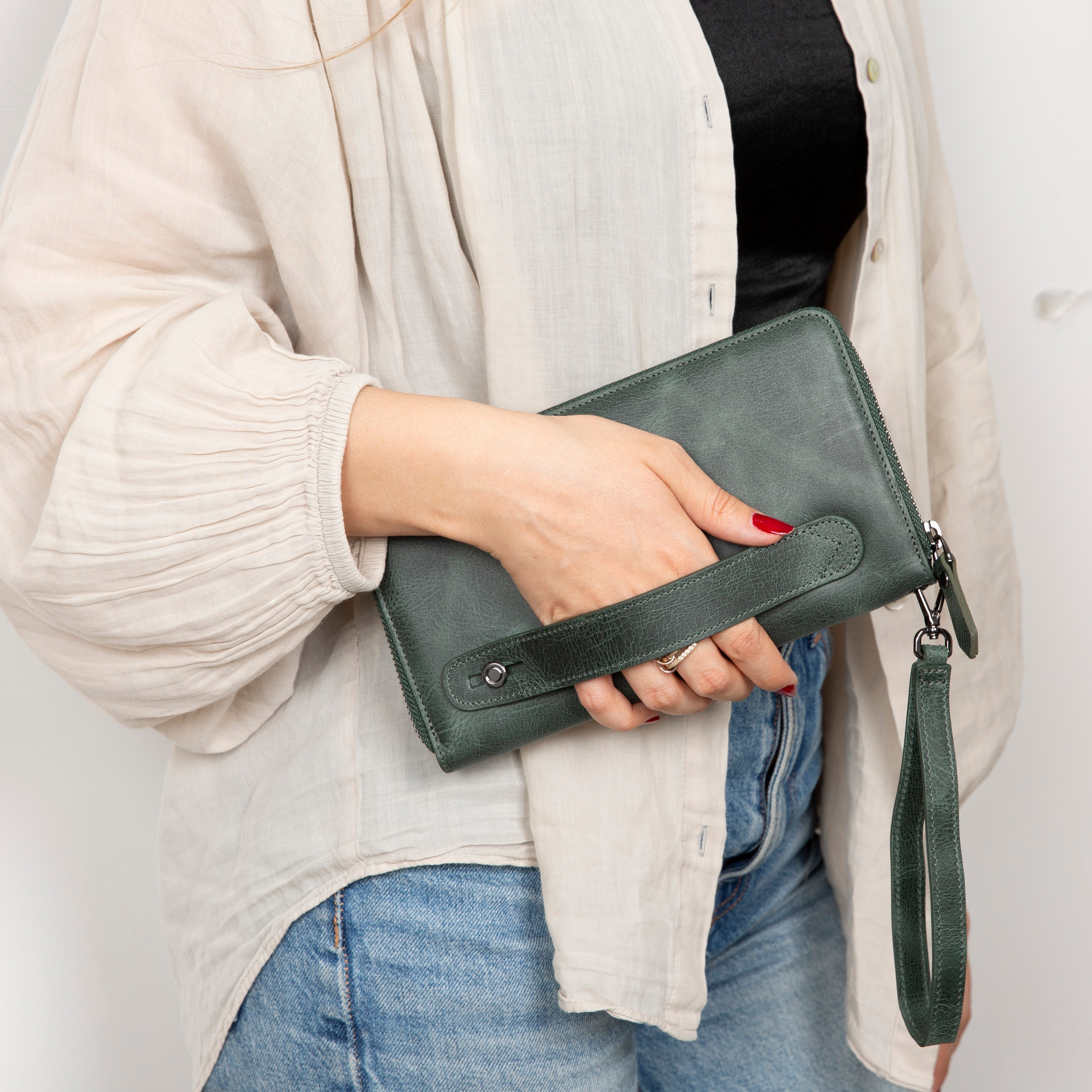 محفظة أنكوراج الجلدية - حامل هاتف و12 فتحة للبطاقات