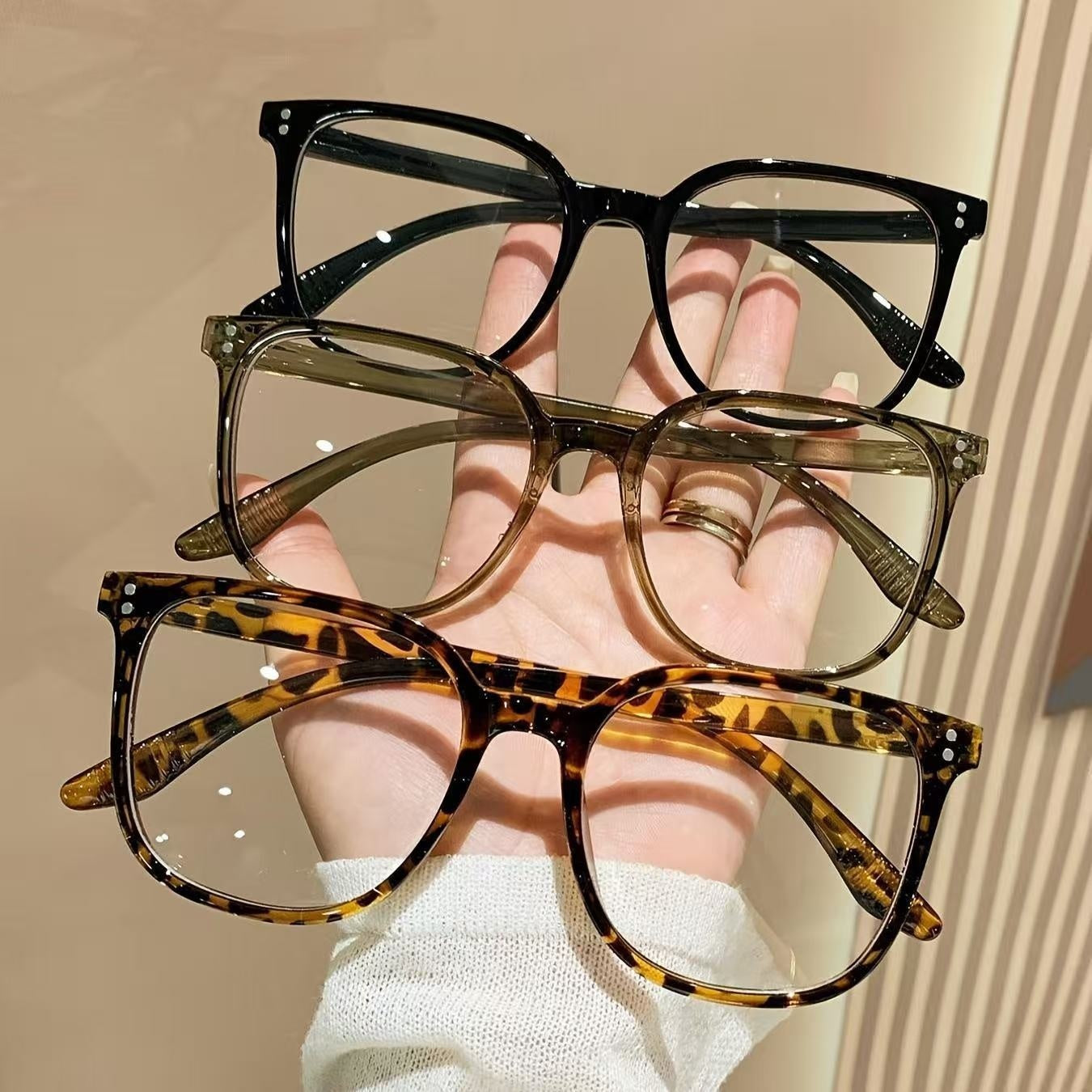 Gafas planas de montura completa y modernas que bloquean la luz azul