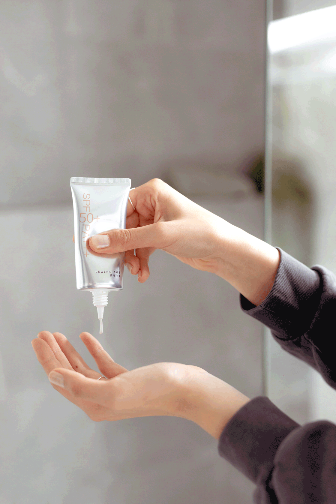 Protector solar iluminador FPS 50+ PA+++ | Ligero, con protección UV y antienvejecimiento | Legend Age