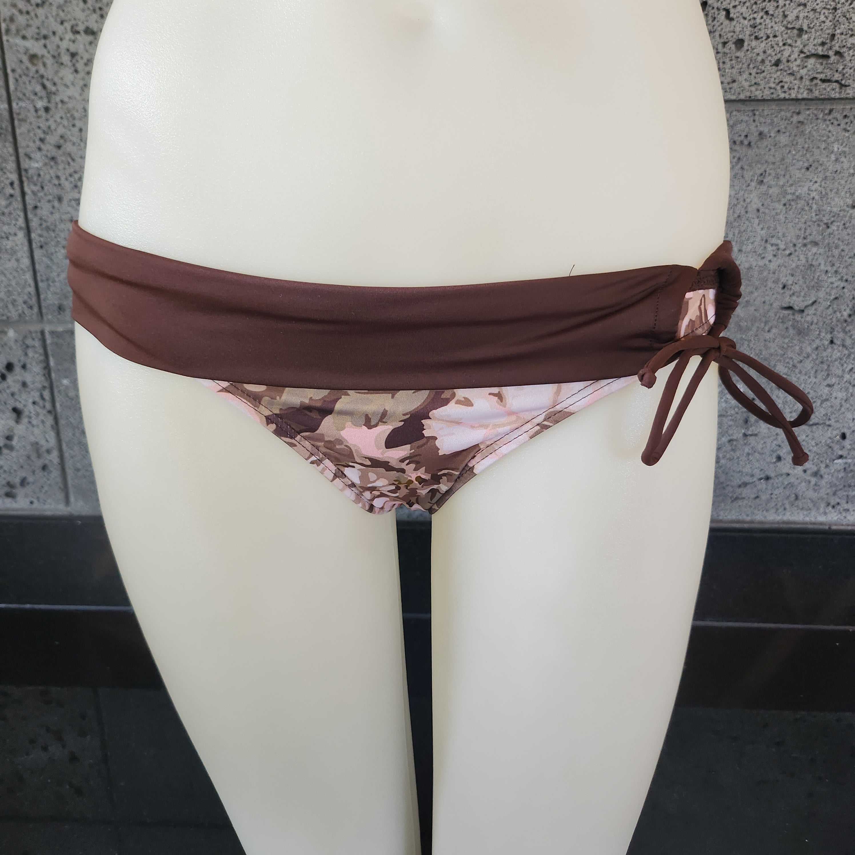 Braguita de bikini con estampado floral para mujer de Loco Boutique