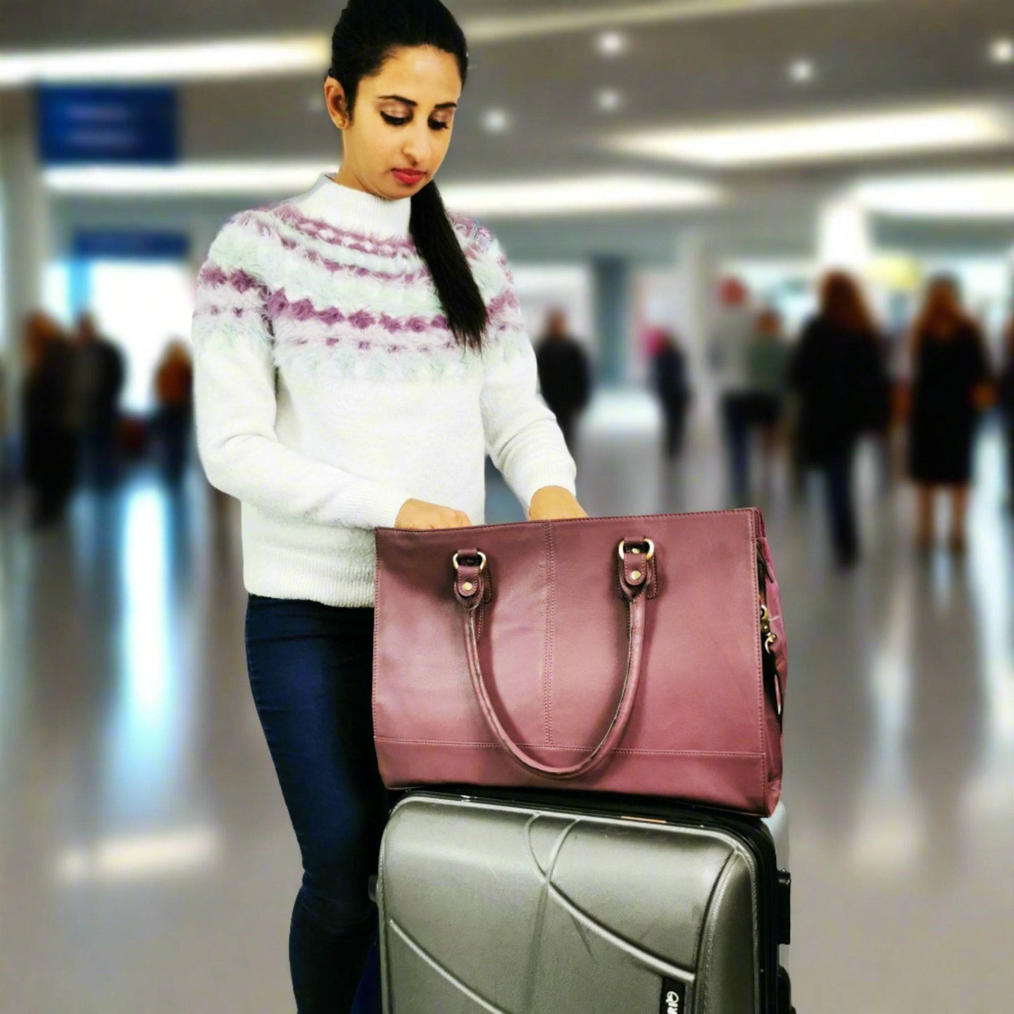 The Signature 17" Bag, Purple