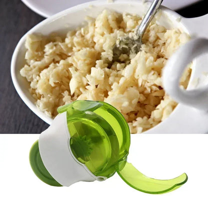 1PC Manual Roller Garlic Chopper  Grinder Crusher Garlic Press Kitchen Gadget Shredder Grinder Chopper Garlic Cutter