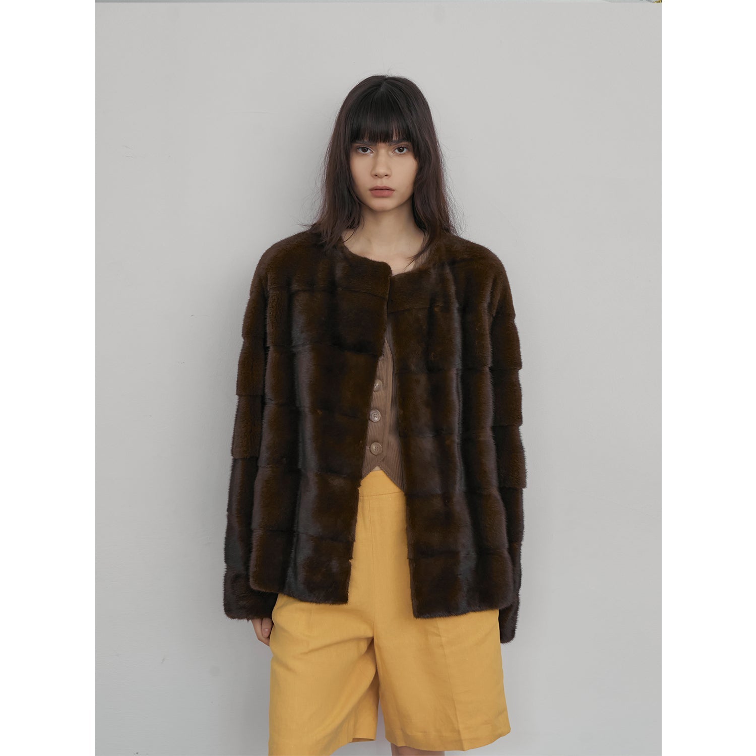 Abrigo de piel de visón de terciopelo con reloj vintage para invierno 