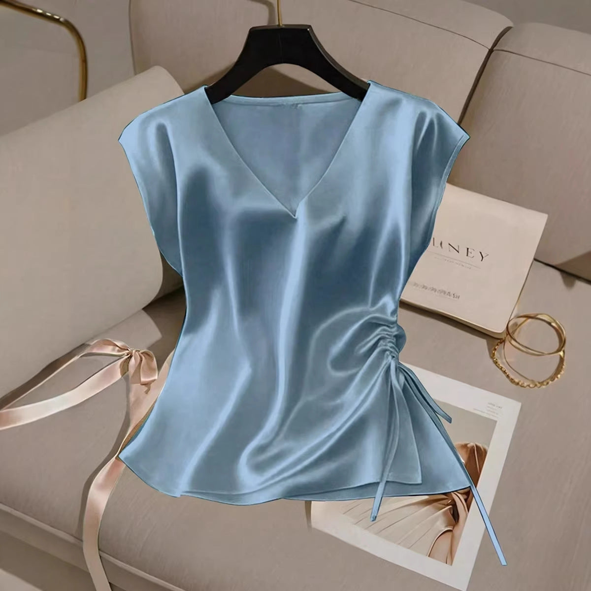 Top informal de satén de color liso con cuello en V y cordón ajustable para mujer