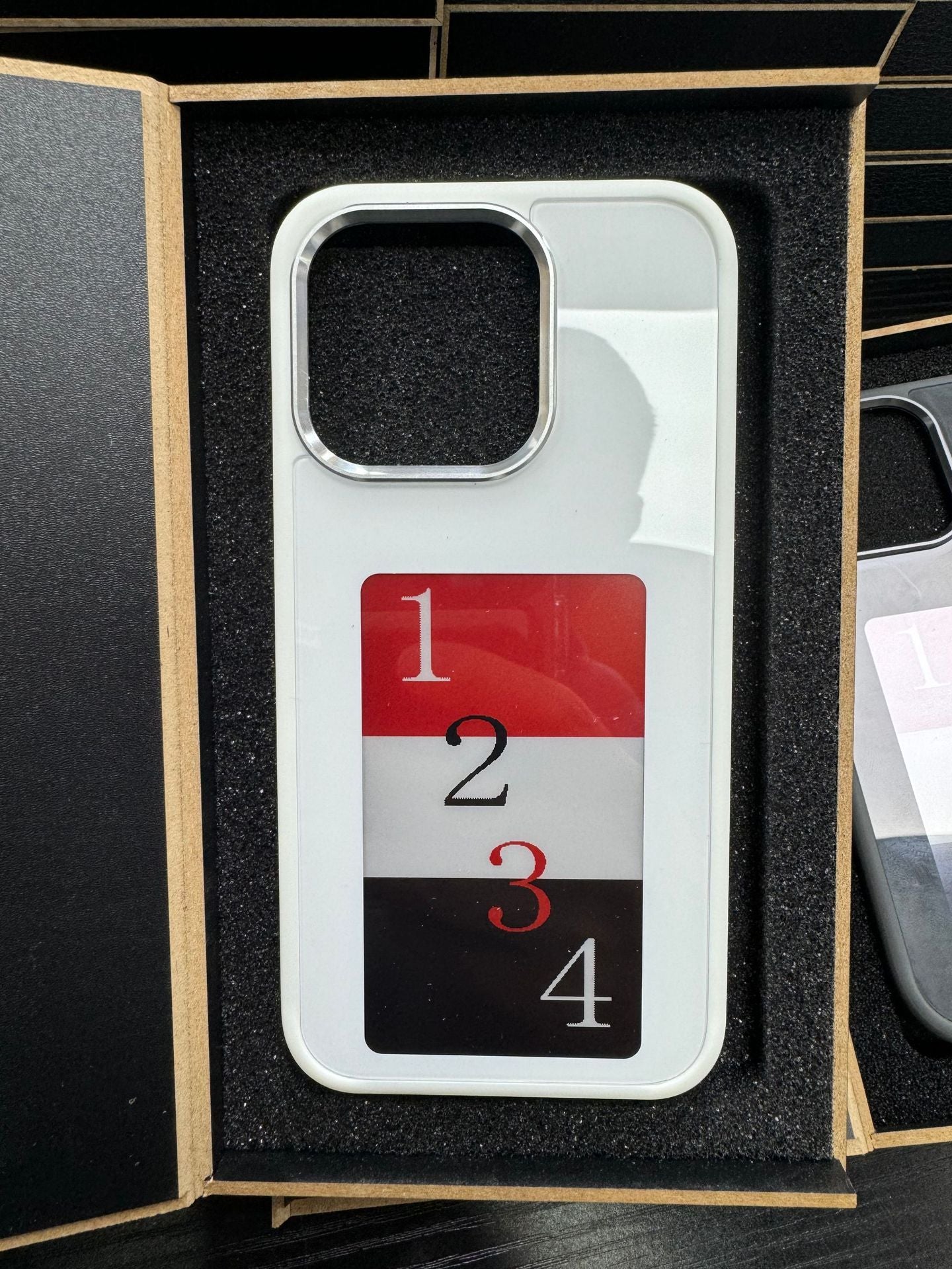 Funda para teléfono con pantalla de tinta electrónica, proyección ilimitada, personalizada, sin batería, nueva funda de lujo de diseñador.