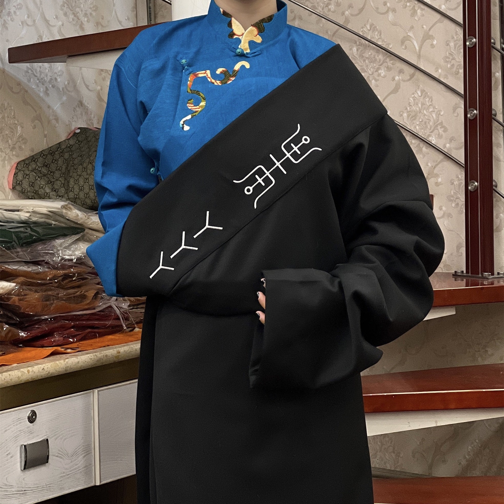 Camisa de encaje con tarjeta dorada de moda étnica para damas