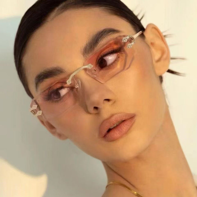 Gafas de sol de moda con personalidad, instantáneas de calle, moda