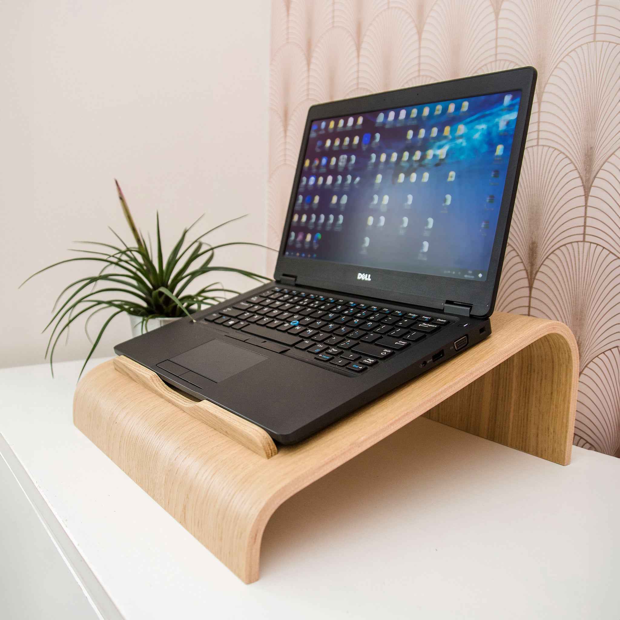 Soporte de madera para portátil con ventilación